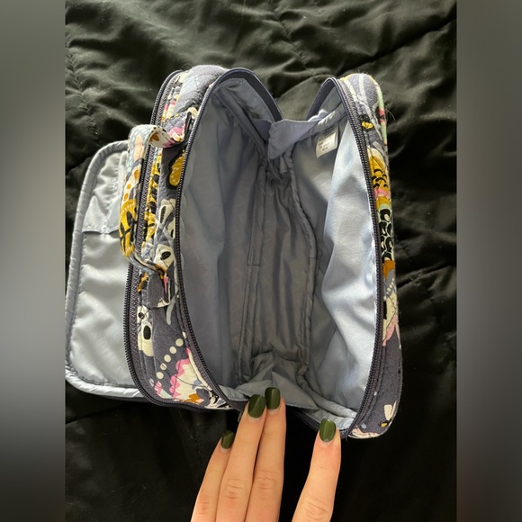 Blush and Brush Case - Charmont Meadow - Picture 2 of 4